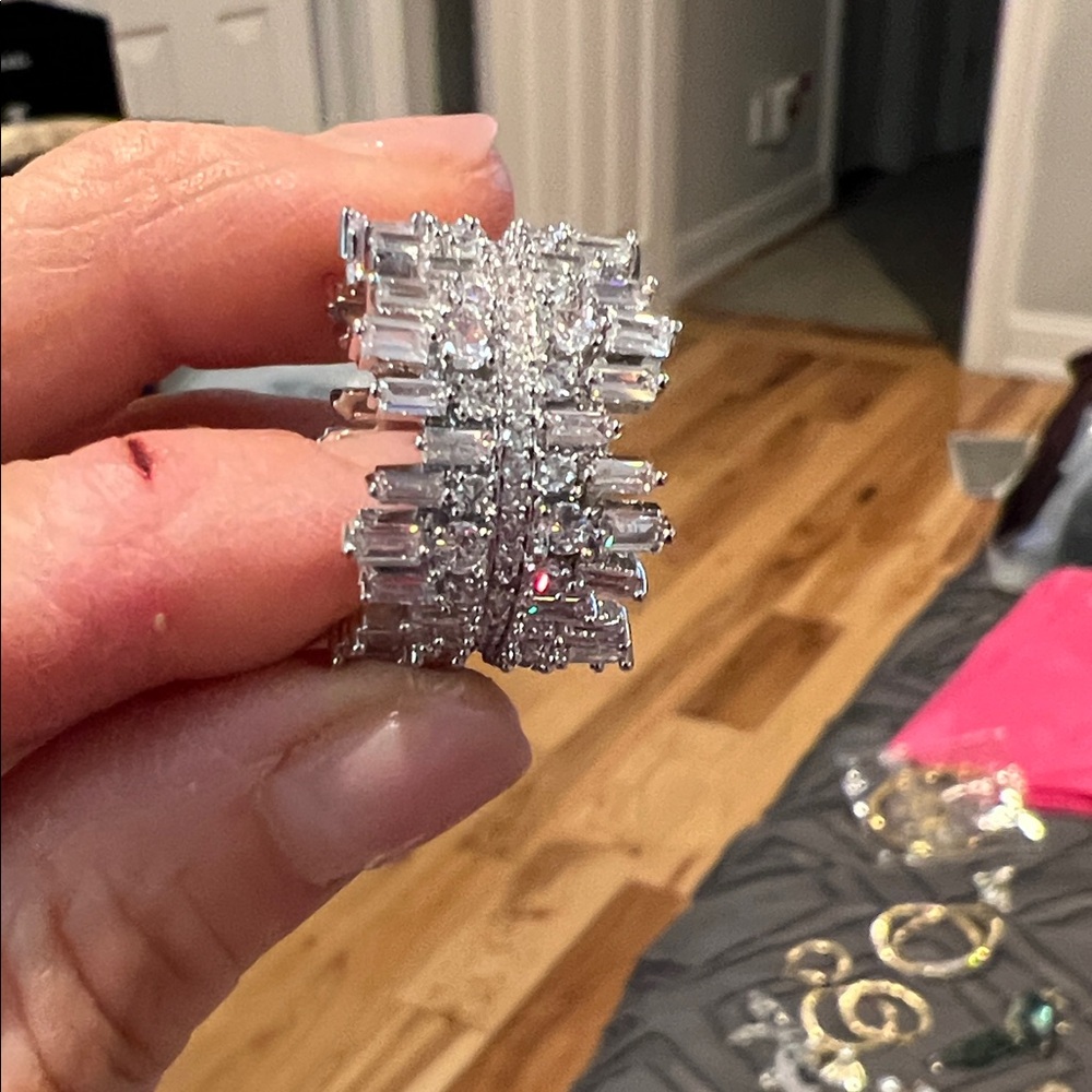 Elegant Silver Crystal Women's Ring